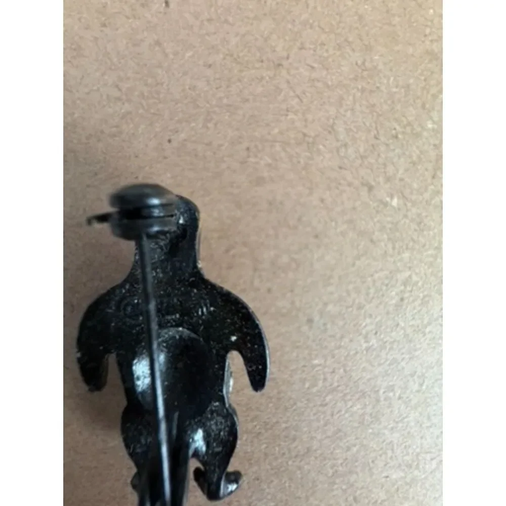 vtg. black enamel and clear rhinestone penguin brooch pin
